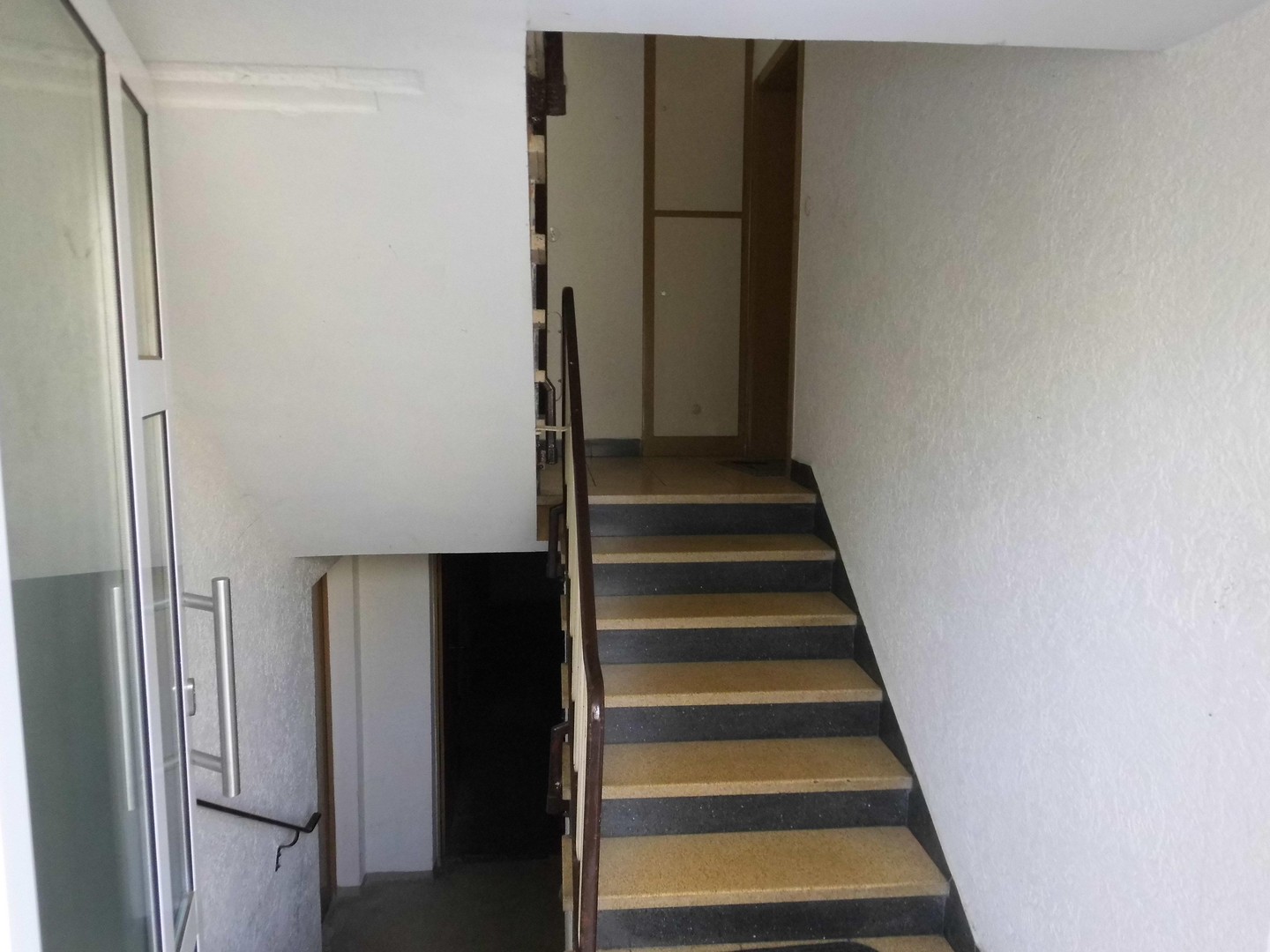 Stadthaus mit Charme, 7 Wohnungen, 4 Garagen – Stuttgart – Vorschaubild 6